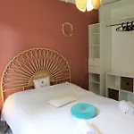 Дом отдыха Spacious House With Garden *