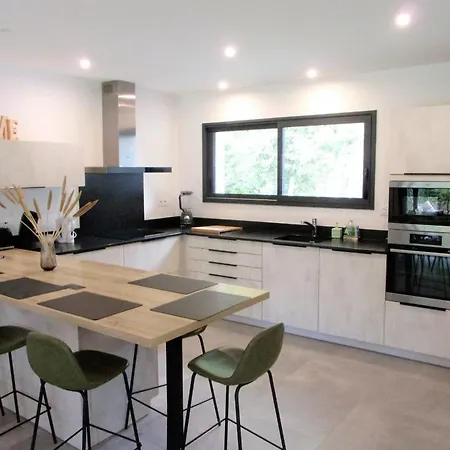 Spacious House With Garden 別荘