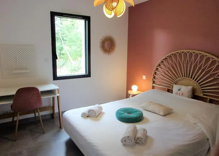 Spacious House With Garden スーストン