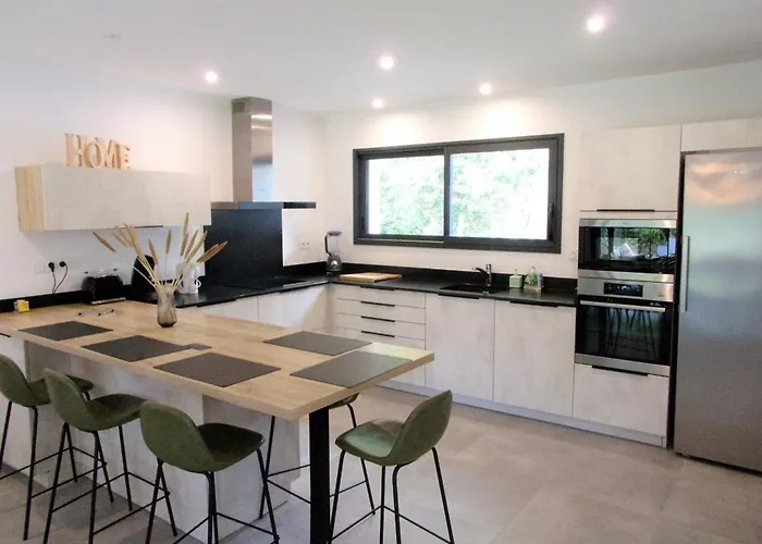 Spacious House With Garden 別荘