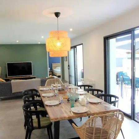 Spacious House With Garden *