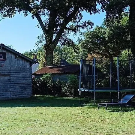Spacious House With Garden Dom wakacyjny