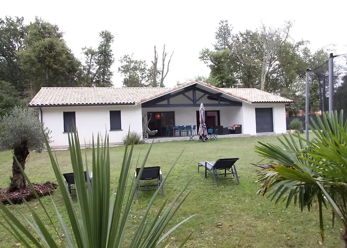 Spacious House With Garden Tatil Evi Soustons